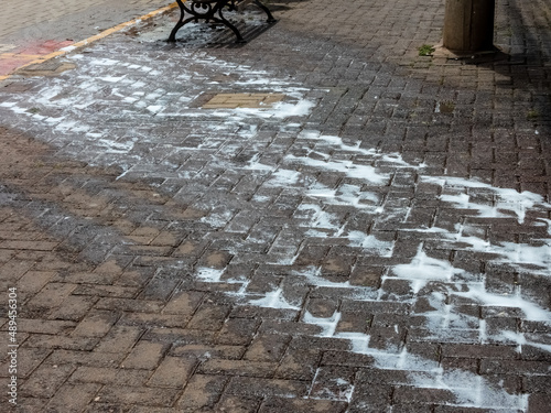 Canvas Print Washing the street floor with soap and water