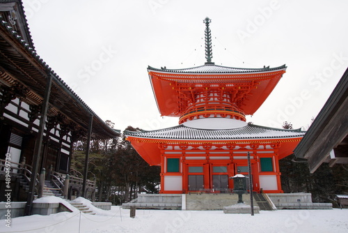 高野山金剛峯寺　壇上伽藍の雪景色 photo