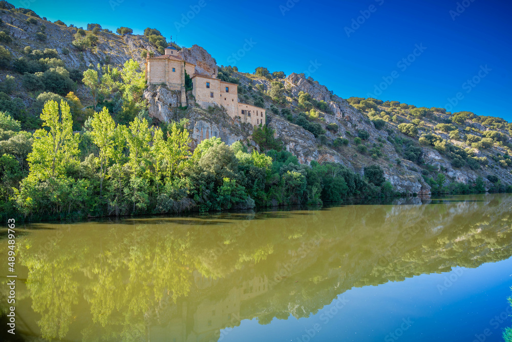 San Saturio en el rio Duero a su paso por Soria España,