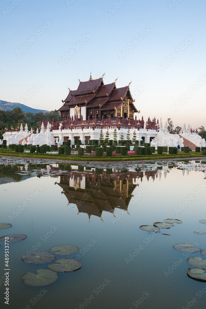 Obraz premium Thai Tradition Building, Hor Khum Luang at Royal Park Rajapruek in Chiang Mai Province, Thailand