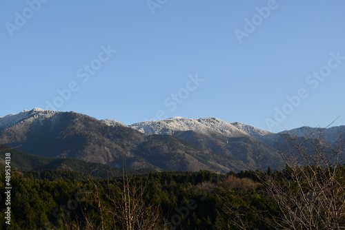 雪化粧の恵那の山