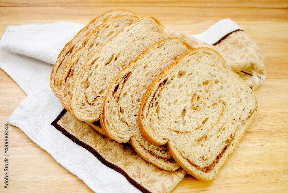 Rye & Pumpernickel Swirled Bread Slices