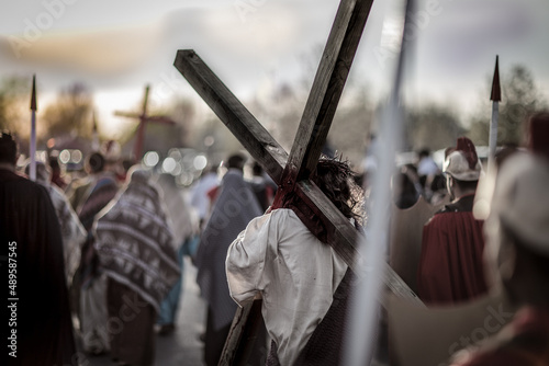 Fototapet Jesus Christ Carries His Cross