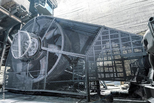 Fotografie jaw crusher flywheel Old stone crusher
