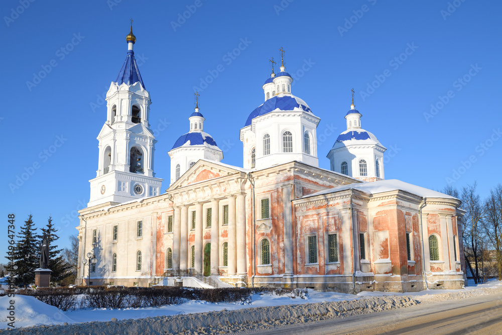 Fototapeta premium Ancient Cathedral of the Resurrection of Christ on a sunny January day. Kashin, Tver region, Russia