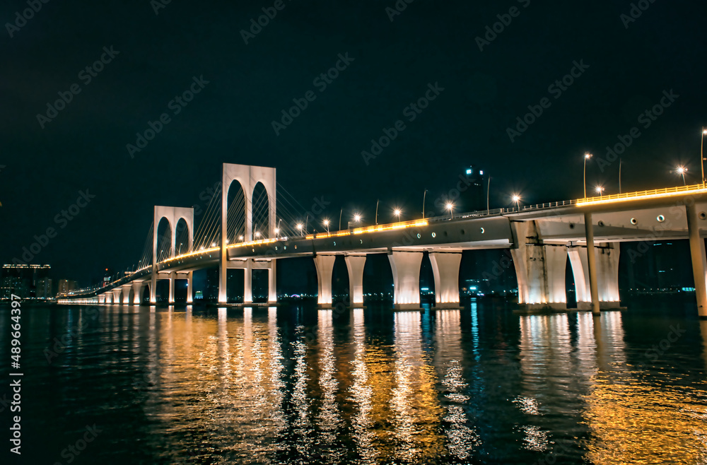 Obraz premium Macau night bridge light