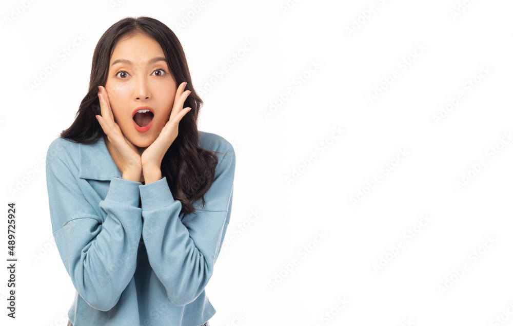 Girl get surprised look at camera Surprised happy beautiful asian woman open mouth with exciting Use for product, advertising Isolated on white background and copy space Expressive facial expression Girl get surprised look at camera Surprised happy beautiful asian woman open mouth with exciting Use for product, advertising Isolated on white background and copy space Expressive facial expression