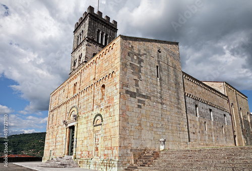 Obraz na plátně Barga, Lucca, Tuscany, Italy: the medieval Collegiate of San Cristoforo, the main Roman Catholic church of the ancient Tuscan town, example of Romanesque architecture
