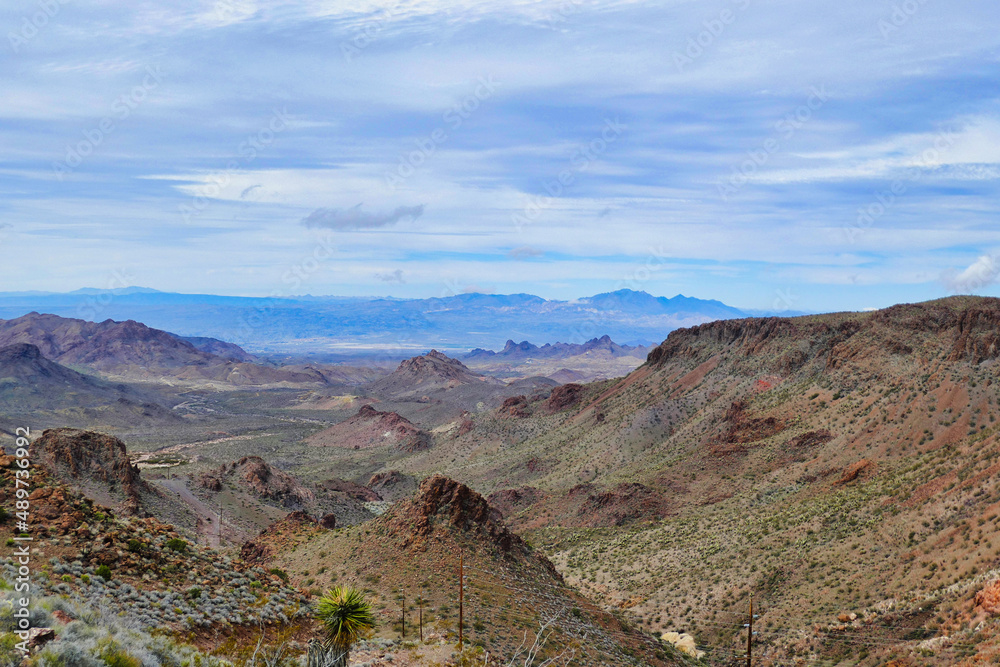 Obraz premium View from the Sitgreaves Pass in the Black Mountains, on the Oatman Highway (the old Route 66) between Kingman and Oatman, Arizona, USA 