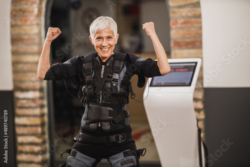 Εκτύπωση καμβά Senior Woman Before EMS Training In The Gym