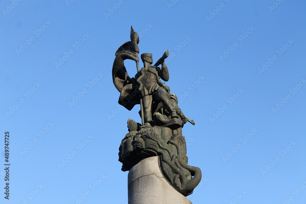 statue of Belarussian partisan