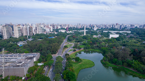 Aerial view of Ibirapuera Park in São Paulo, SP. Residential buildings around. Lake in Ibirapuera Park. © Pedro
