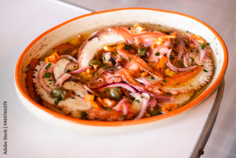 Carpaccio de pulpo con encurtidos Carpaccio de pulpo con encurtidos