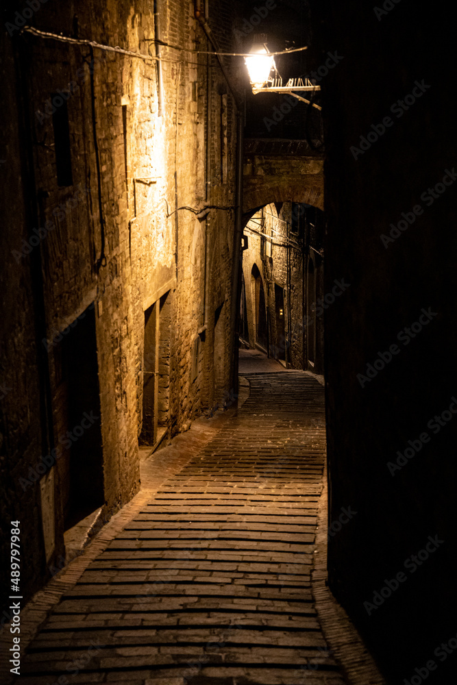Long alleyways in the cities in Italy
