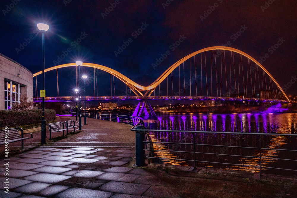 Obraz premium bridge at night