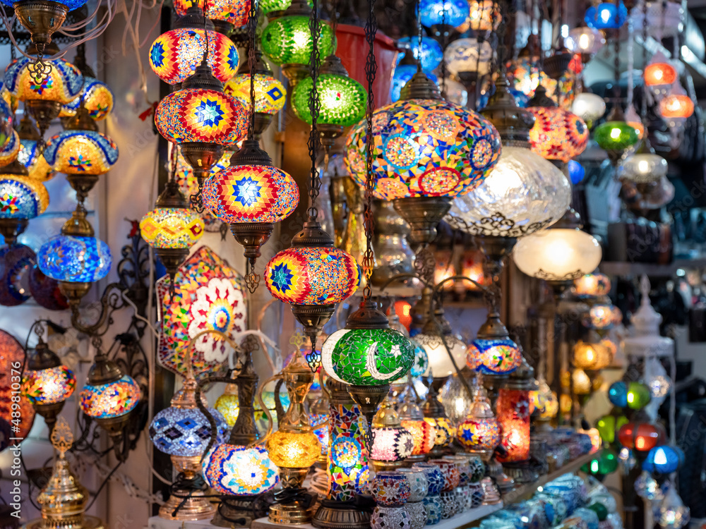 Colorful turkey glass lamps at the Grand Bazaar in Istanbul