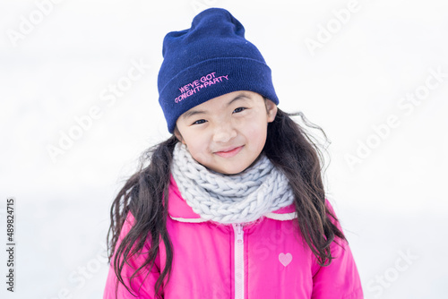 雪の中のポートレート 日本人の女の子