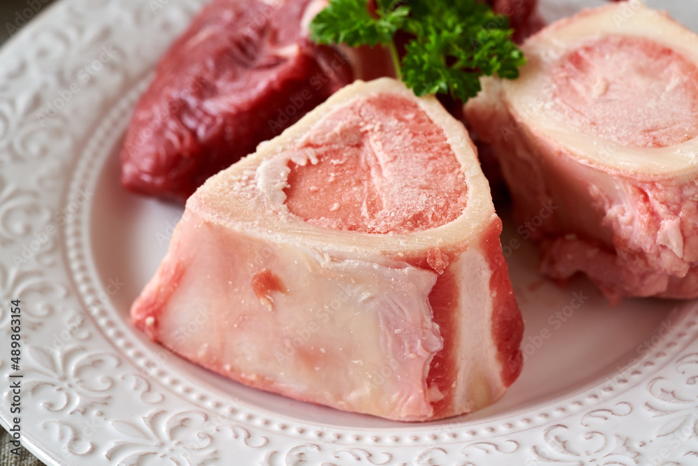Beef marrow bones for the preparation of bone broth Beef marrow bones for the preparation of bone broth
