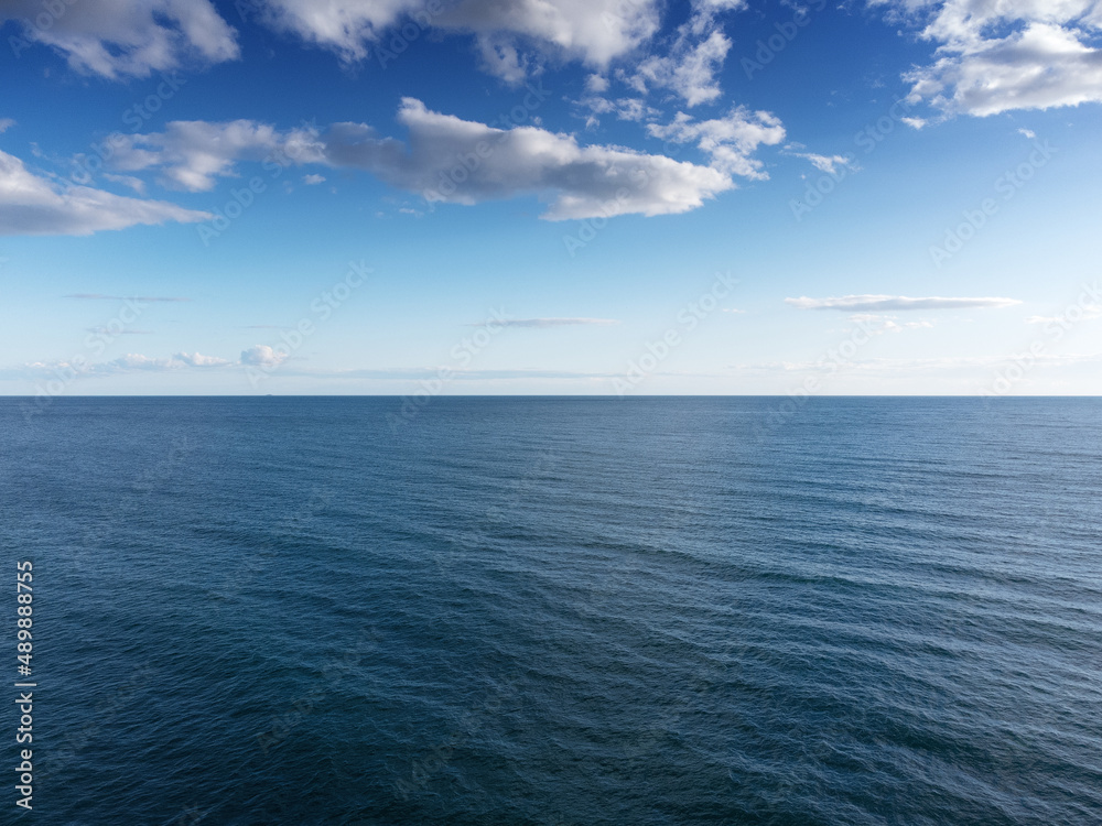 Fototapeta premium sea and cloudy sky