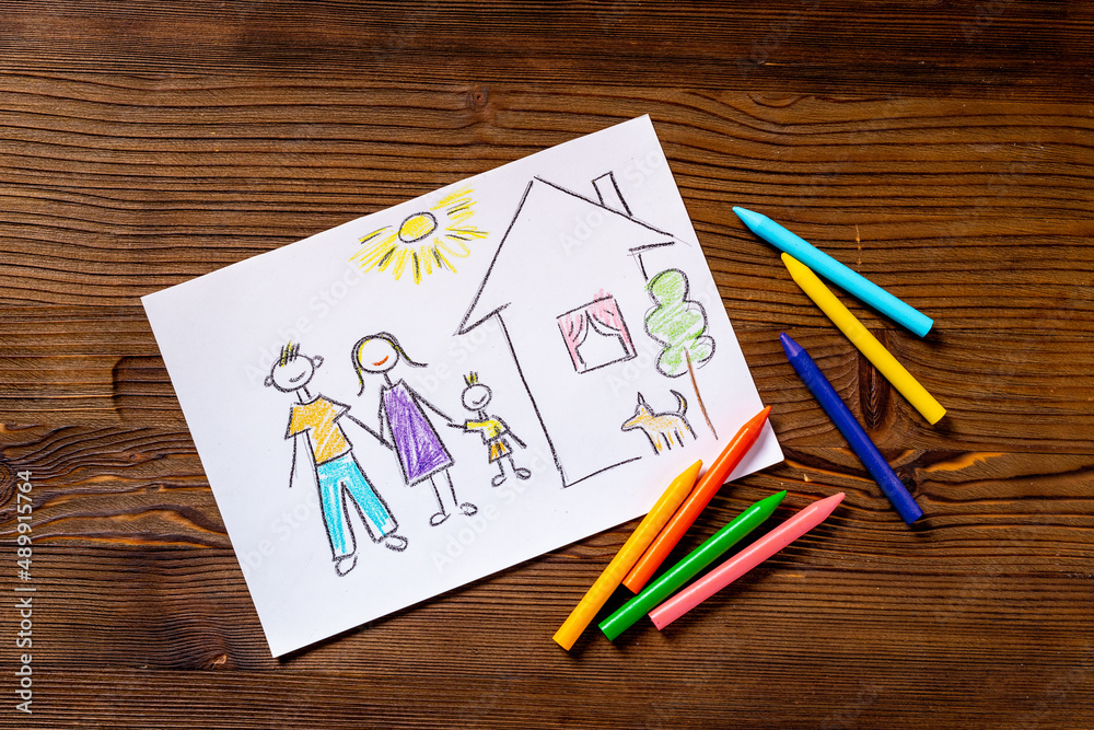 Kiddie stily picture og family at home. Mortgage concept Kiddie stily picture og family at home. Mortgage concept