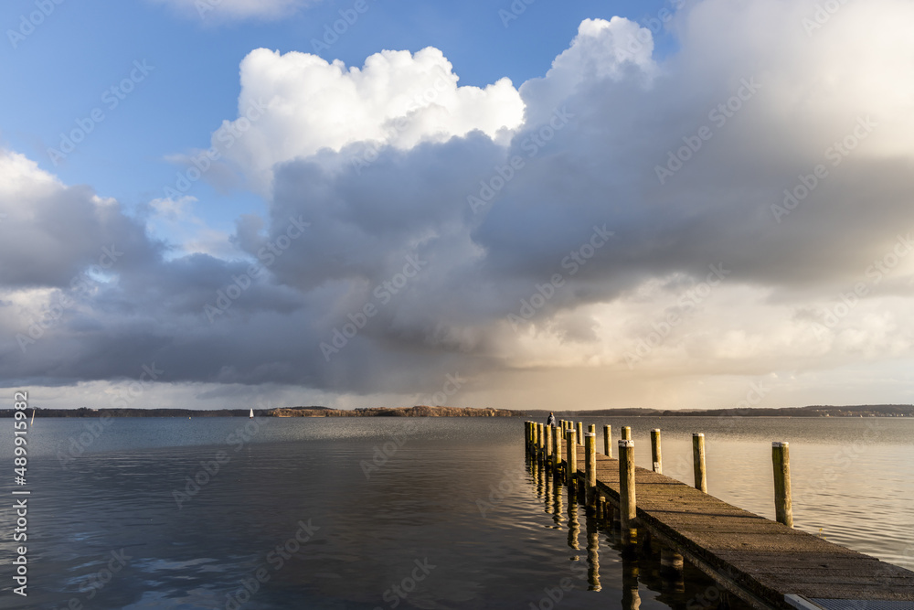 Alter Anleger am See, Holzsteg, Sonnenuntergang