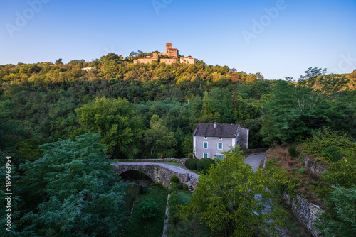 France, Ardèche (07), le village perché de Montréal.