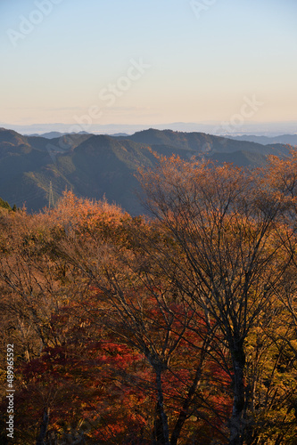 武蔵御岳山からの眺望、山と紅葉