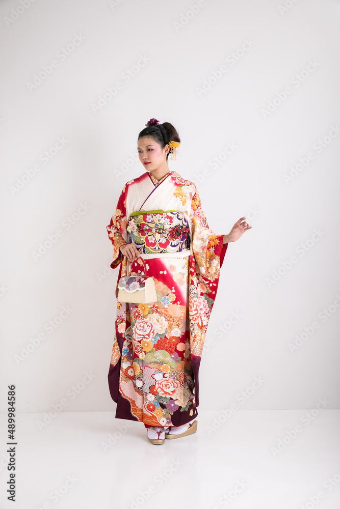 振袖を着た日本髪の女性　Japan
