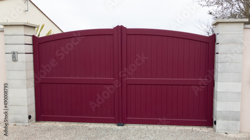 portal red high metal aluminum gate of modern door house