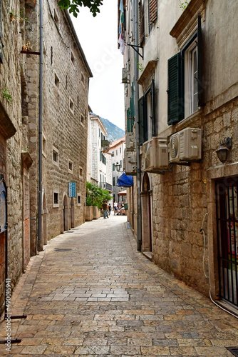 Fototapeta Naklejka Na Ścianę i Meble -  Kotor; Montenegro - september 13 2021 : the old city