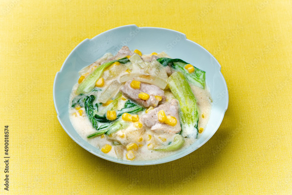 家庭料理 豚ヒレ肉と青梗菜のミルク煮 日本 家庭料理 豚ヒレ肉と青梗菜のミルク煮 日本