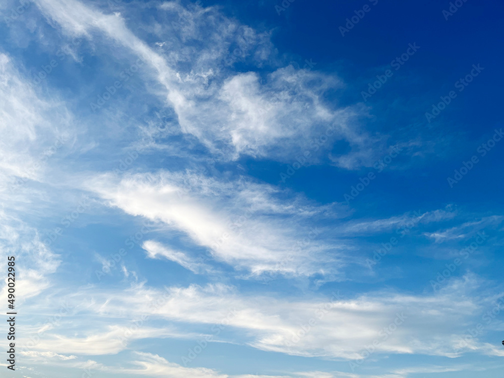 Obraz premium Refreshing blue sky and cloud background material_b_11