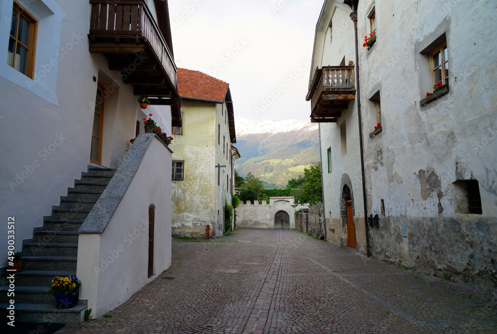 Quaint narrow old streets of Glurns (Glorenza, Vinschgau or Vintschgau, South Tyrol, Italy)