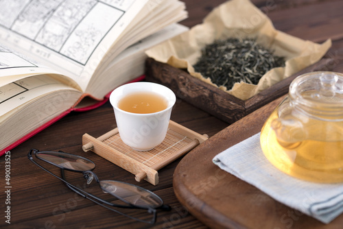 Chinese traditional tea culture and reading books