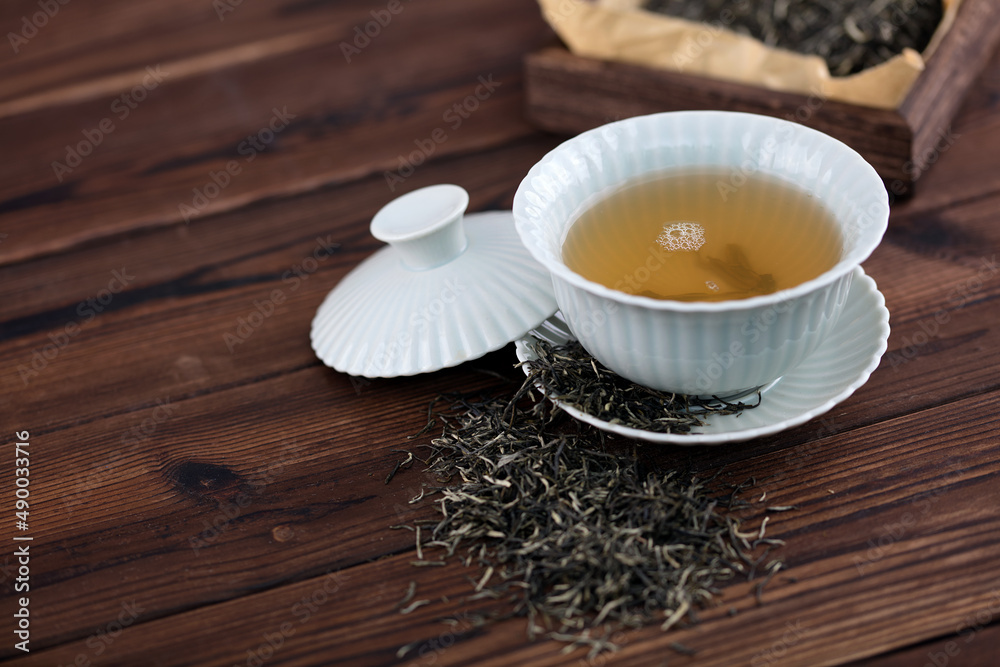 Obraz premium Cover bowl tea and green tea