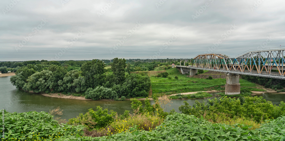 Fototapeta premium Transnistria, Moldova, Bender, Dniester river bridge