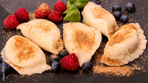 pierogi z owocami