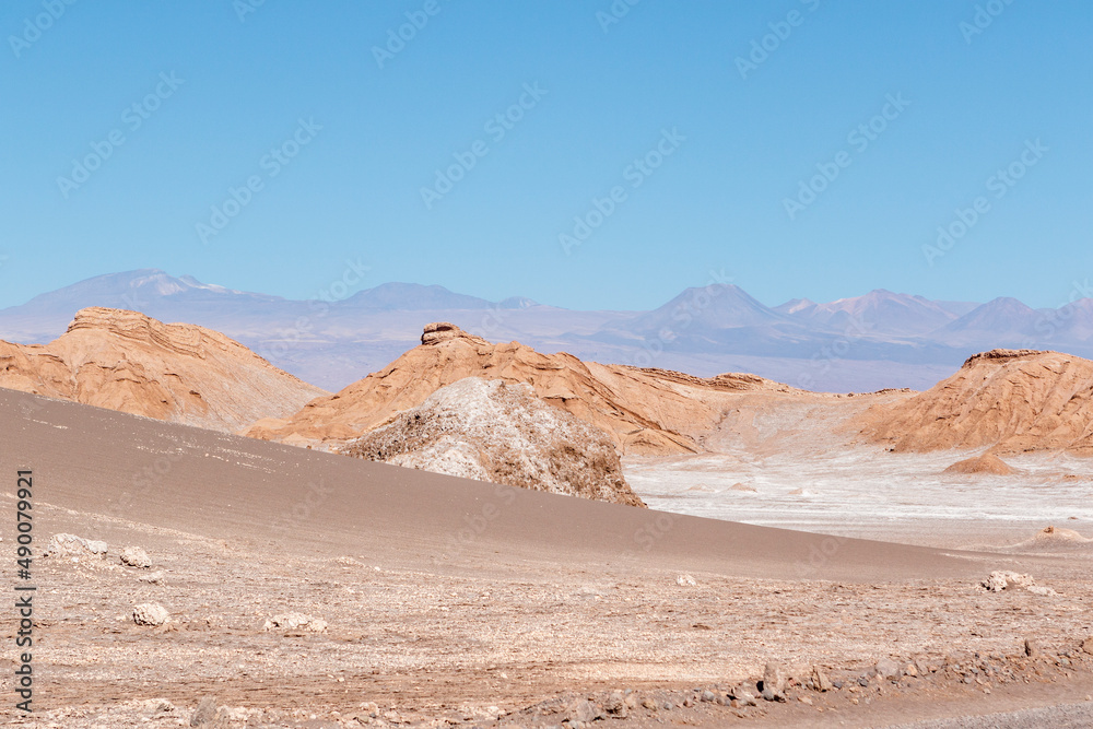 Valle de la Luna in Atacama desert withe Licancabour volcano in the background, Antofagasta, Chile, South America