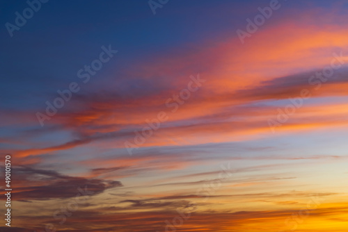Fototapeta Naklejka Na Ścianę i Meble -  Beautiful sky with cloud before sunset