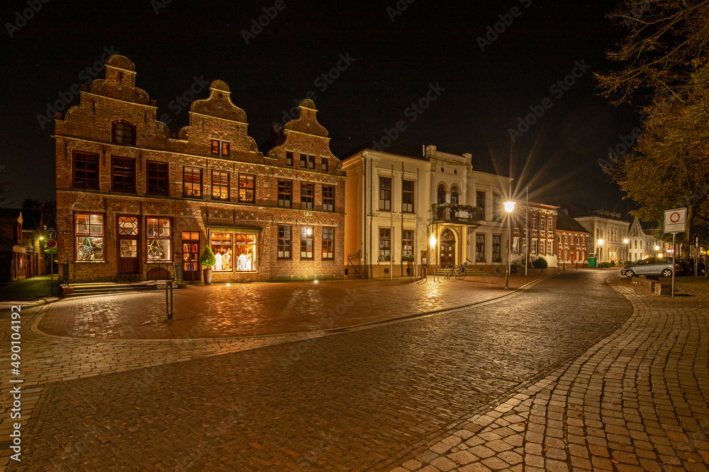 Stadt Norden (Ostfriesland) Marktplatz bei Nacht