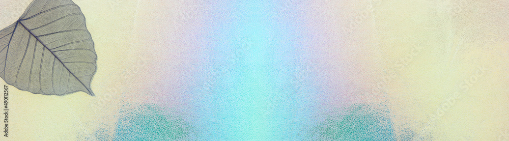 Obraz premium Colorful transparent and delicate skeleton leaves over metallic background. banner