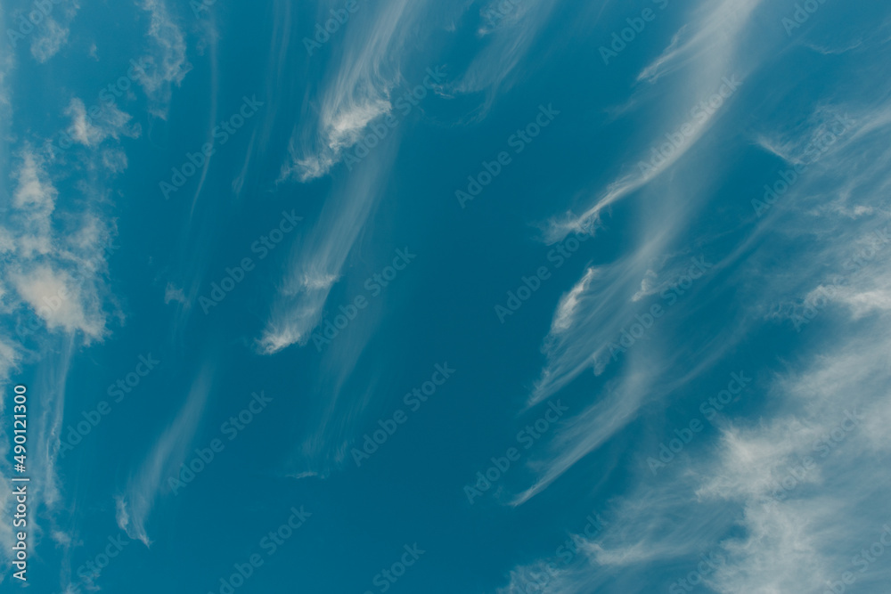 cielo con nubes cirros, abstracto de nubes en cuelo azul cielo con nubes cirros, abstracto de nubes en cuelo azul
