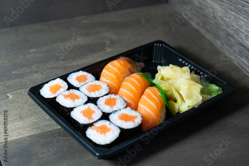 Sushi Box Maki Nigiri Japan Food Togo Takeaway Set photo