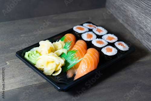 Sushi Box Maki Nigiri Japan Food Togo Takeaway Set photo