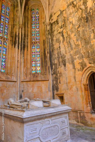 Königsgräber in der Kapellenanlage im Kloster von Batalha, Portugal photo