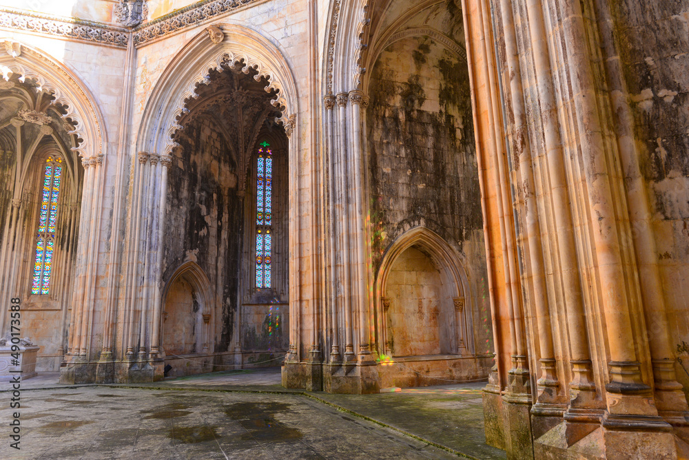 Königsgräber in der Kapellenanlage im Kloster von Batalha, Portugal Königsgräber in der Kapellenanlage im Kloster von Batalha, Portugal