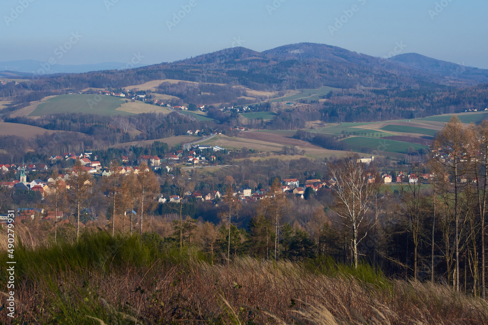 Blick vom Mönchswalder Berg Richtung Raschaer Berg in der Oberlausitz