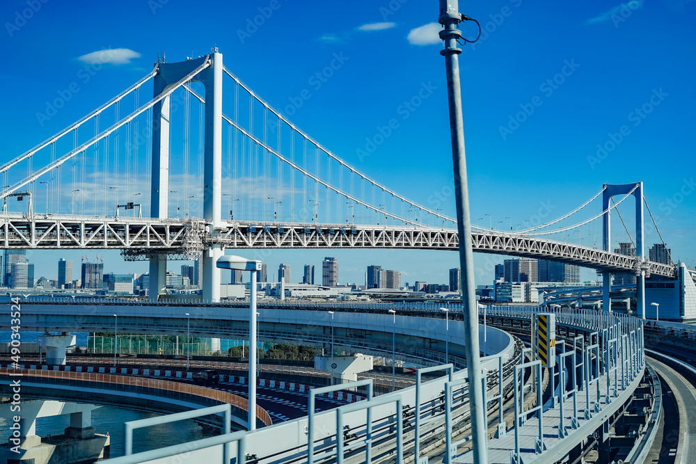 Fototapeta premium レインボーブリッジがある風景