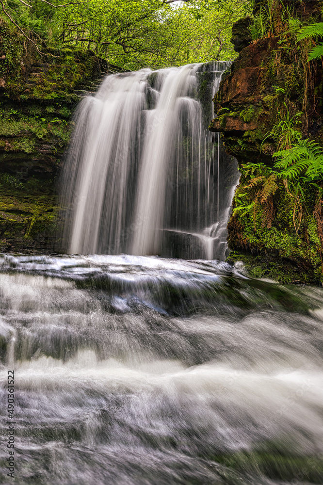 Naklejka premium Sgwd Ddwli Isaf Waterfall