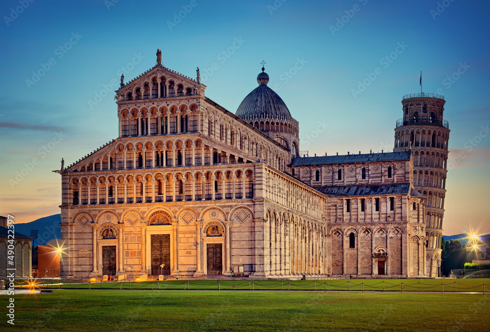 Piza katedra, Piazza del Duomo w Pizie, romańska Katedra Santa Maria Assunta - obrazy, fototapety, plakaty 